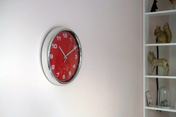 CABANAZ - klok, glas, plastic rand, doorsnede 30 cm, WALL CLOCK, rood - Afbeelding 2